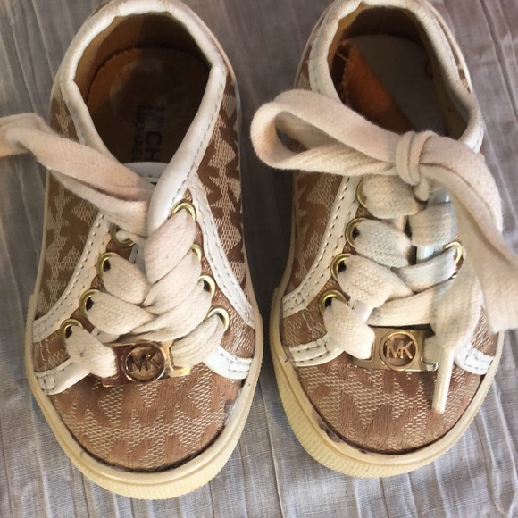 MICHAEL KORS girls toddler lace up sneakers size 5 tan signature logo - Picture 5 of 13